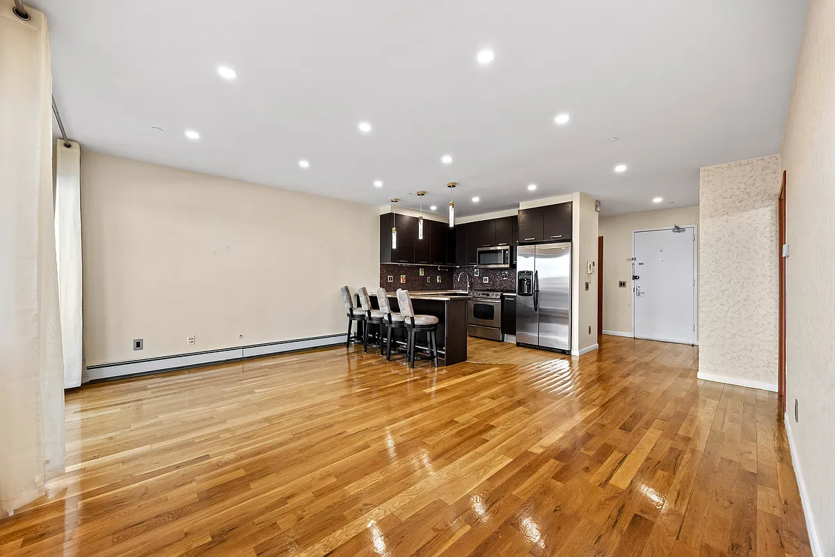 Building Photo - 2615 E 17th St #451