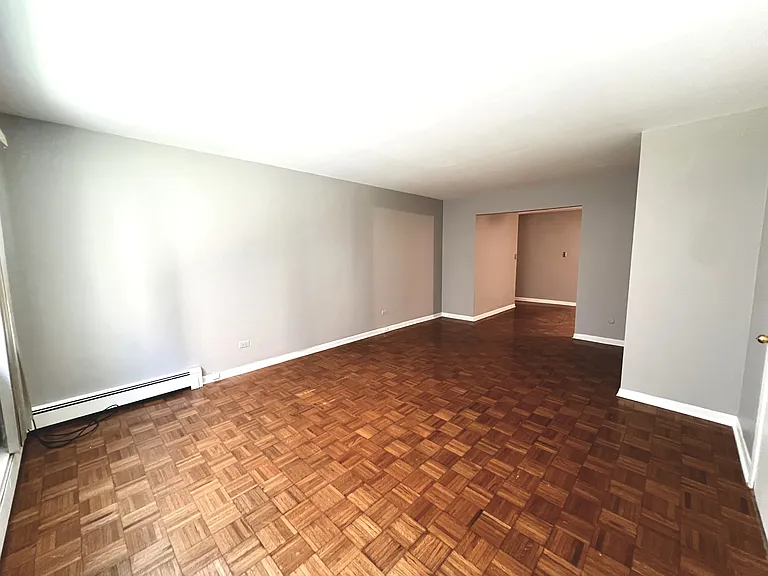 2060 W Chase Ave #1A — Photo 8