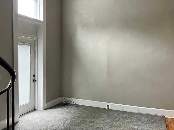 3rd image of 401 Lewis St