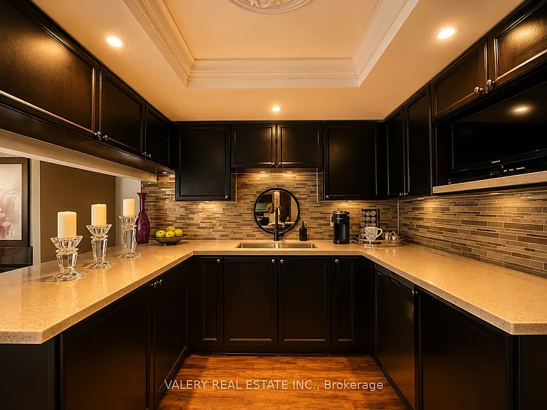 25 Cumberland Ln #214 — Photo 3