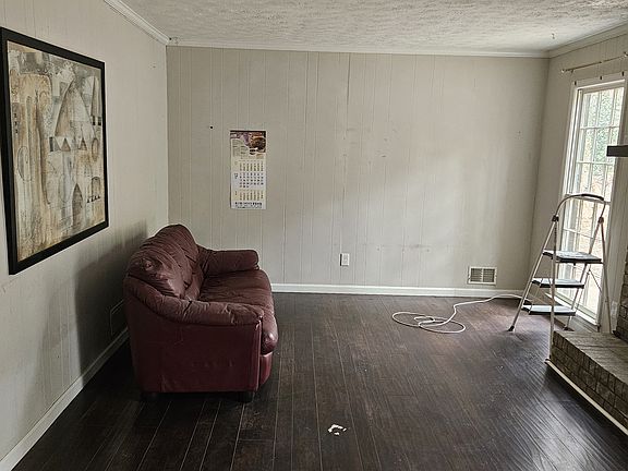 3rd image of 2201 Brookfield Cir