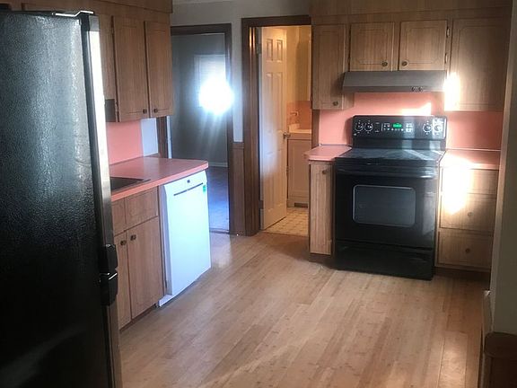 3rd image of 550 Park St APT 1