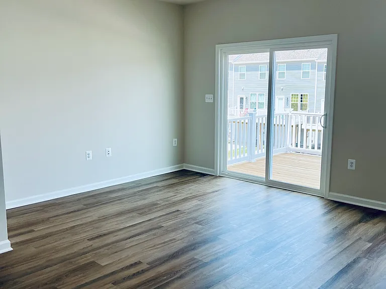 87 Anthem St — Photo 7