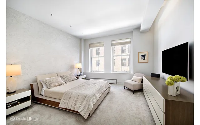 Sold by Douglas Elliman | media 14