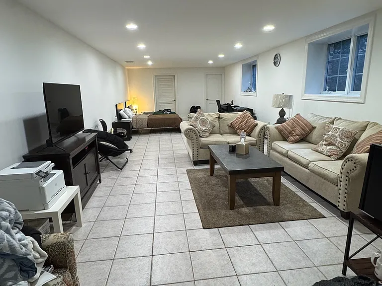 2133 Linwood Ave — Photo 30
