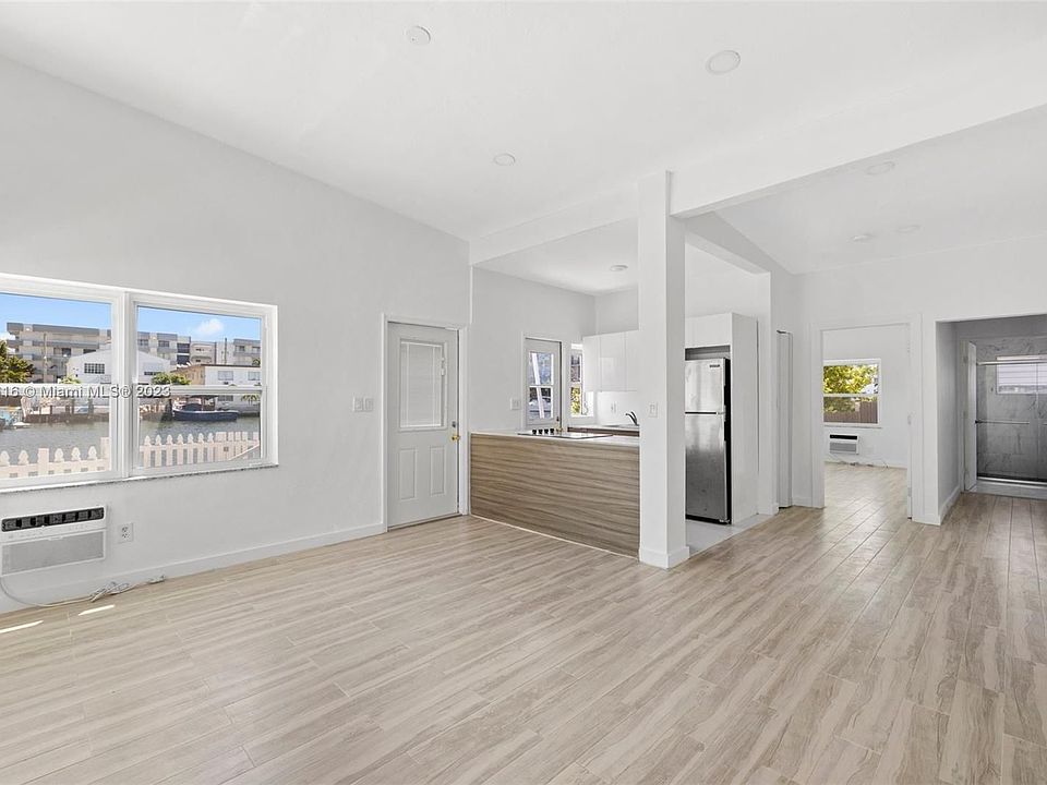 1st image of 8135 Crespi Blvd APT 5