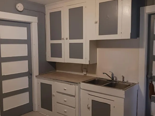 48 Essex Ave, Rumford, ME