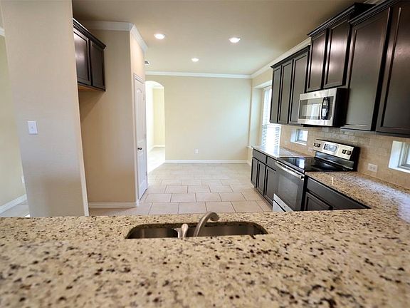 5th image of 4609 Lake Cove Way
