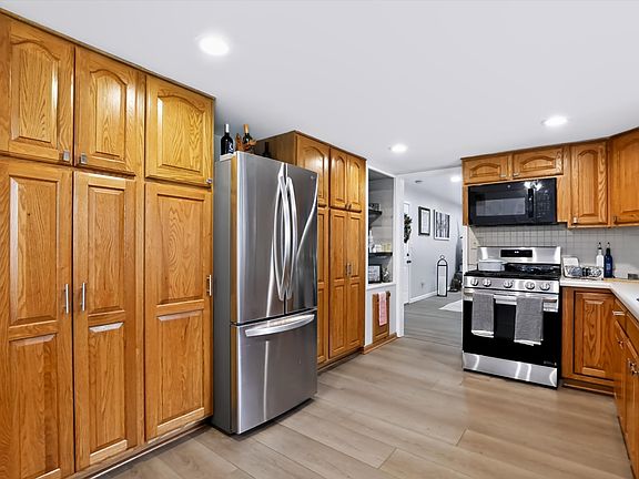 4th image of 6242 Catalina Dr