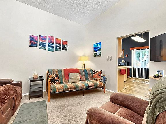 3rd image of 3711 Morningside Dr NE