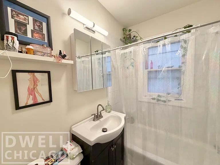2113 W Giddings St #2 — Photo 8