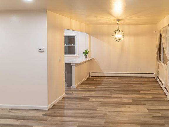 4th image of 112 3rd St Floor 2