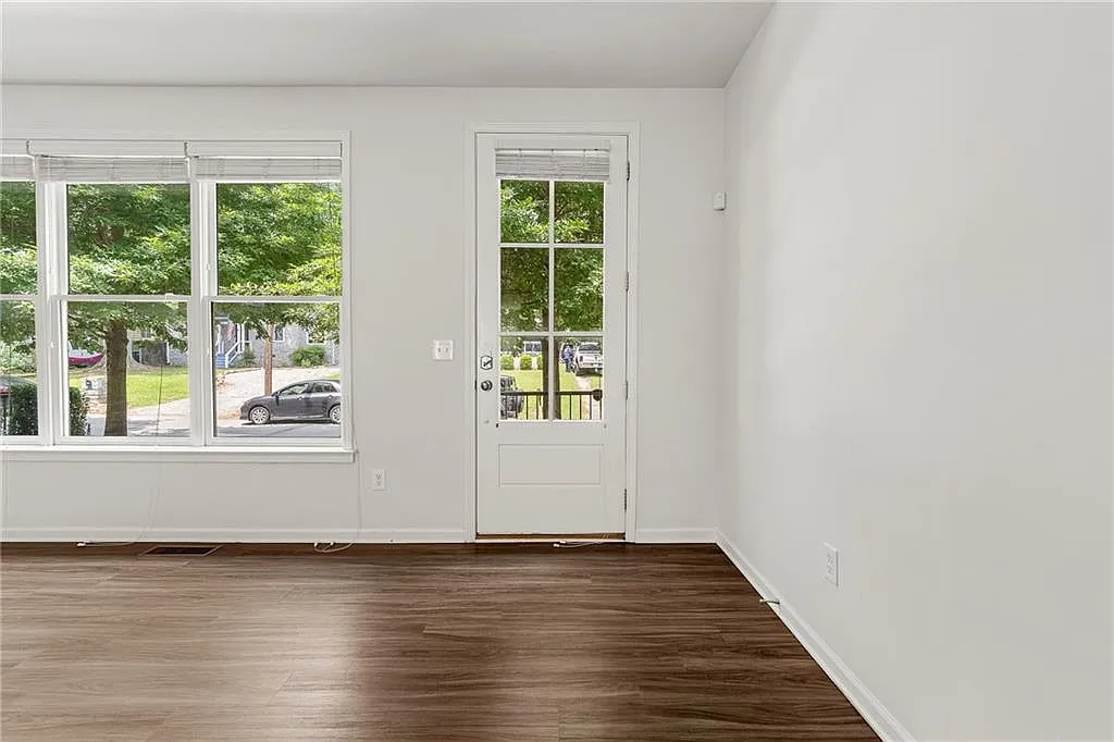 3 bed, 3.5 bath, 1944 sqft, $2,700 — Photo 4