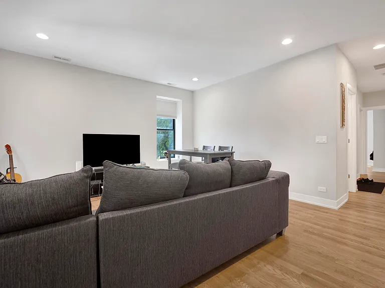 3800 W Altgeld St #204 — Photo 5