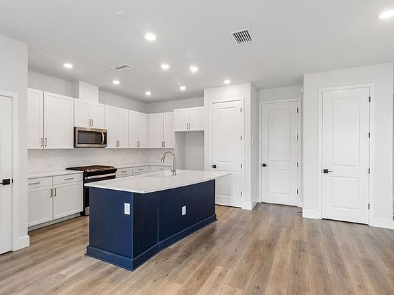 The Waterborne - Kitchen