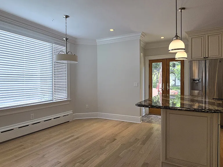 189 Henry St #A — Photo 11