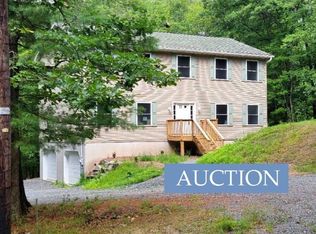 30 Tamarack Dr, Hawley, PA 18428