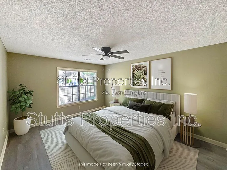 Creekside Apartments — Photo 49