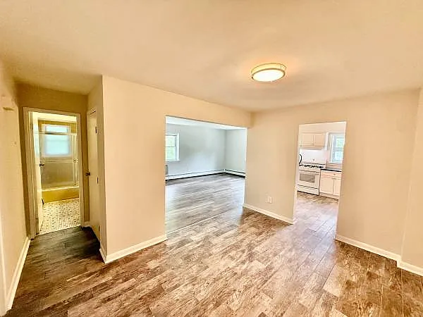 185 Belleville Ave — Photo 8