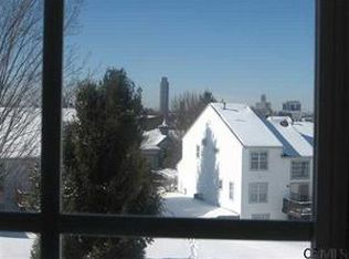 34 Empire Cir, Rensselaer, NY 12144
