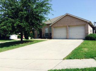 3401 Star Ranch Ct, Roanoke, TX 76262