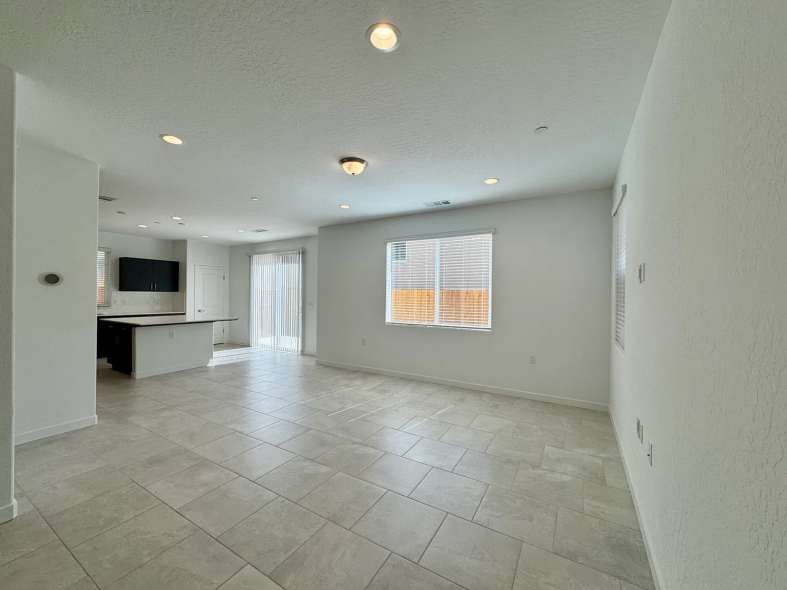 3 bed, 2.5 bath, 1553 sqft, $2,495 — Photo 4