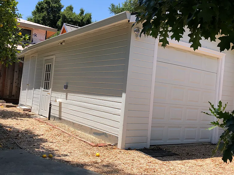 1441 Stockton St — Photo 7