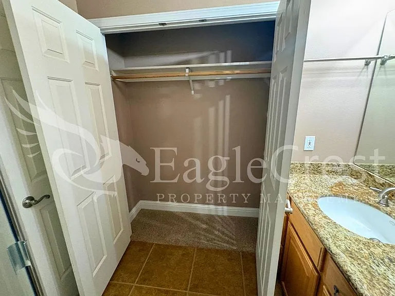 44 Vinehill Dr — Photo 80
