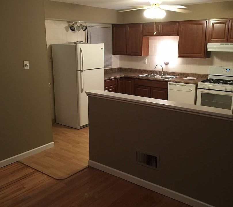 1st image of 375 Saint Eugene Ln