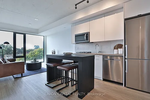 195 McCaul St #402 Photo 1