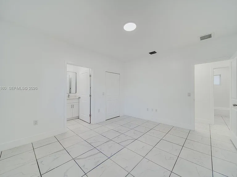 14710 NE 7th Ct #14710 — Photo 13