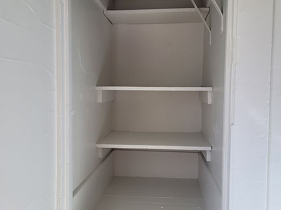 Kitchen - pantry storage
