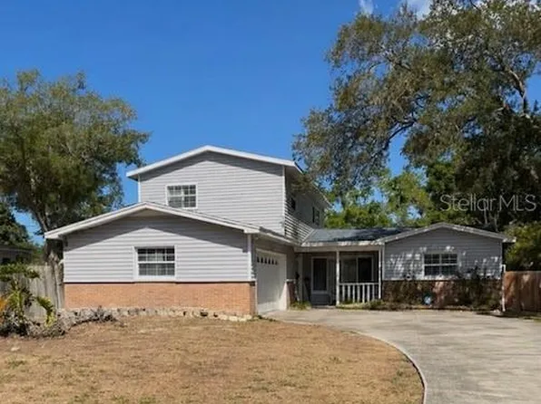 1700 Country Club Rd N, Saint Petersburg, FL 33710