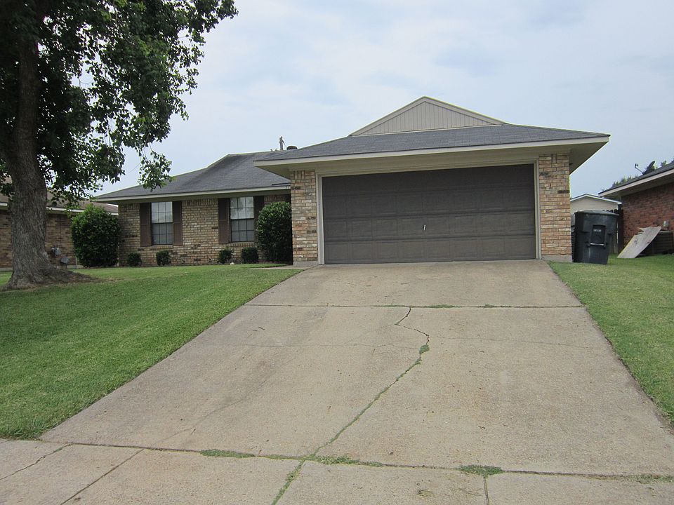 Front of the house 