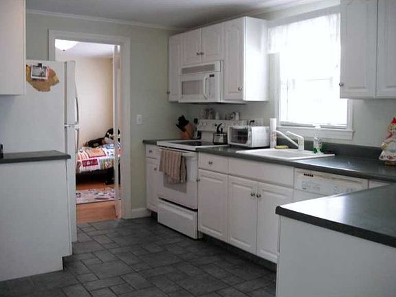 3rd image of 103 Poplar Dr