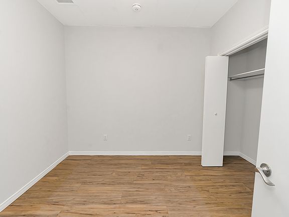 5th image of 12 Colborne St E #1480125