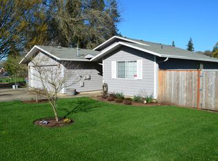1032 SW Brockwood Ave, McMinnville, OR 97128