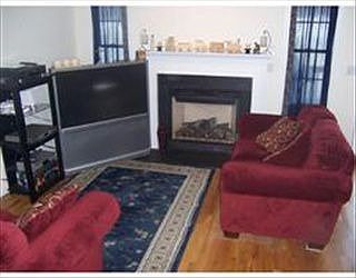 1st image of 32 Farrwood Pl