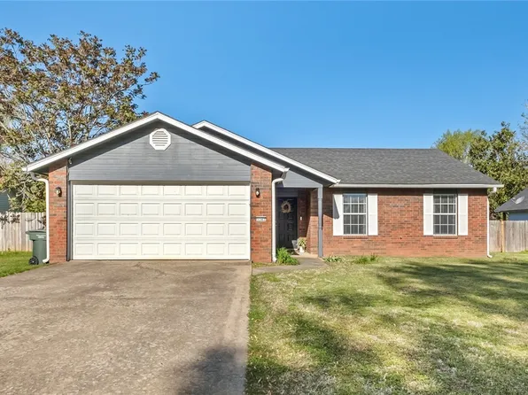 1347 N Fieldstone Ave, Fayetteville, AR 72704