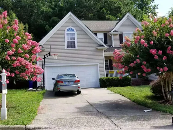 604 Palafox Dr, Chapel Hill, NC 27516