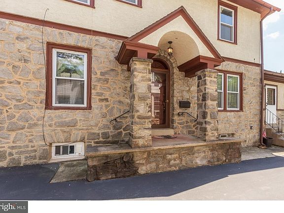 2nd image of 711 Cornell Ave
