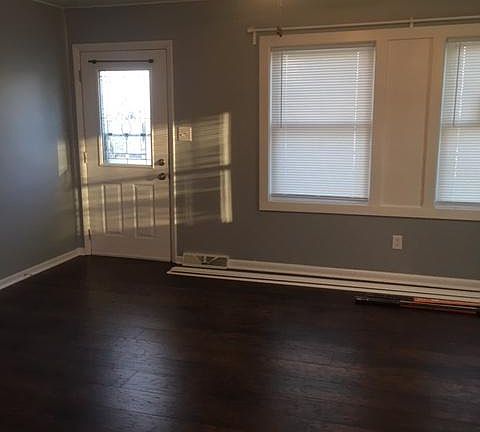 5th image of 9242 White St