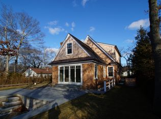 29 Rogers Ave, Westhampton, NY 11978