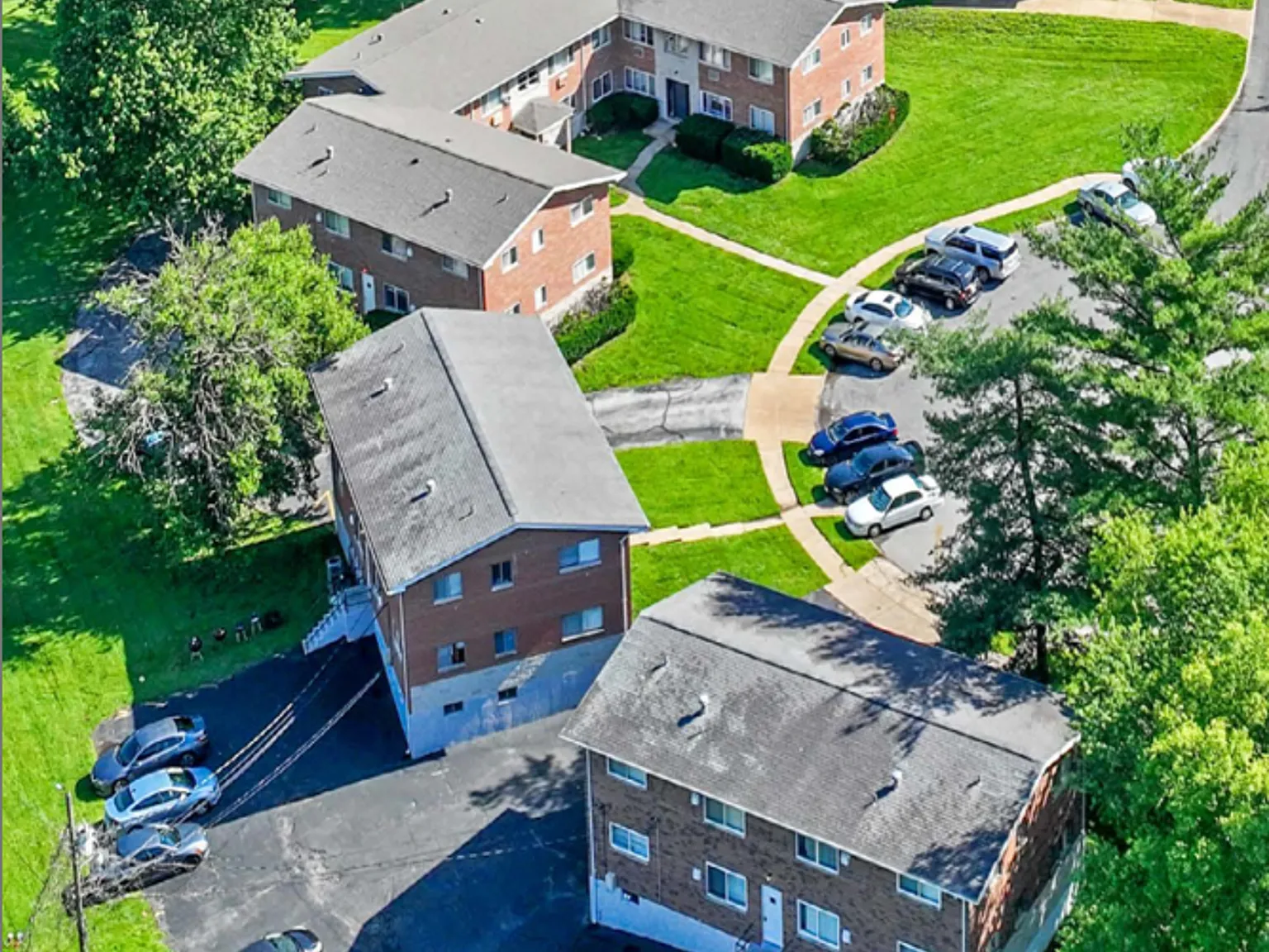 Northbrook Apartments — Photo 1