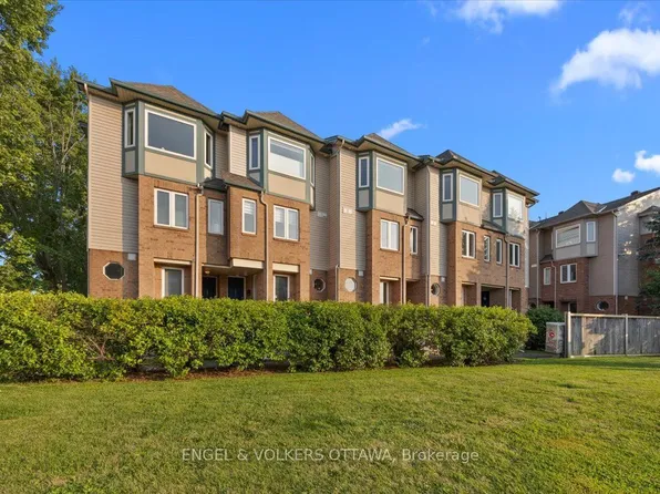 2820 Baseline Rd #9, Ottawa, ON K2H 1G9