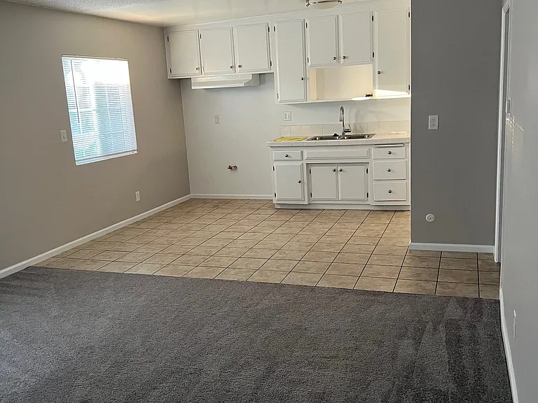 5139 Live Oak St #12 — Photo 4
