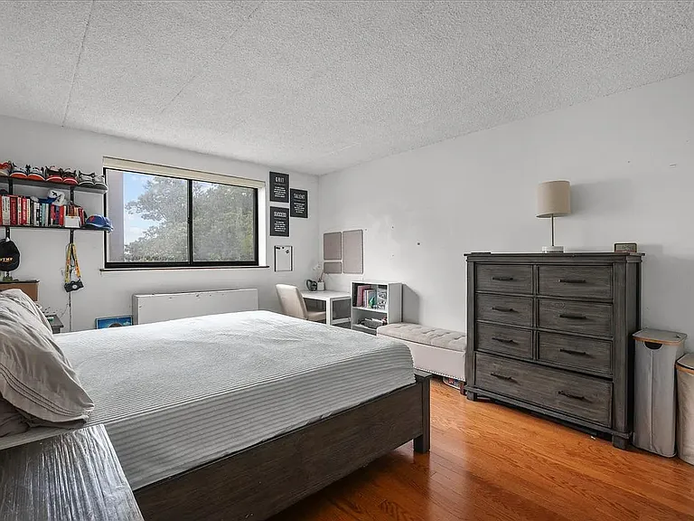3220 Fairfield Ave #4D — Photo 12