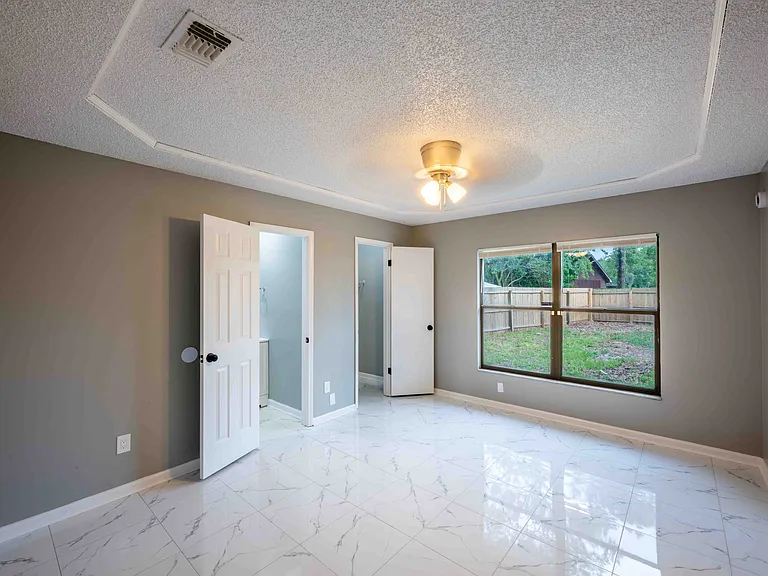 8126 Sable Woods Dr N — Photo 28