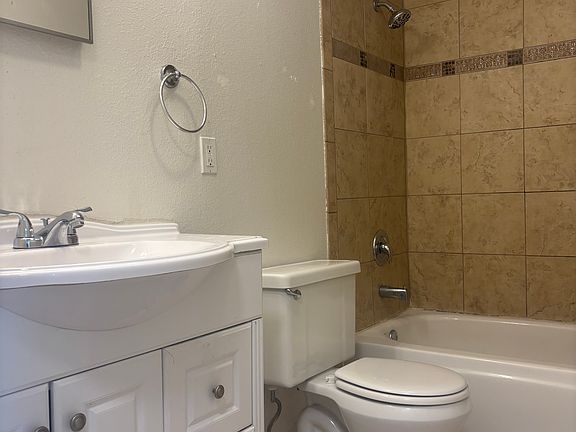 4th image of 1450 Colorado Ave APT D