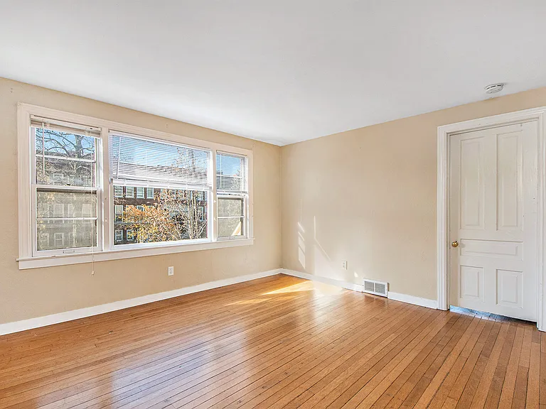 148 College Ave NE #3 — Photo 16